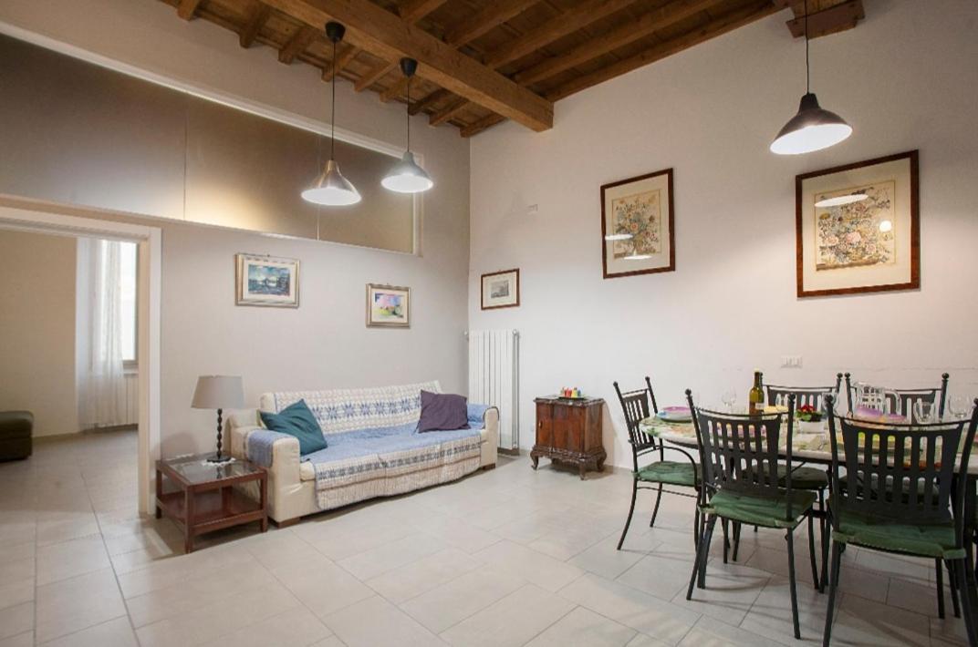 Apartamento Lg House With Balcony Near Ponte Vecchio Florencia Exterior foto