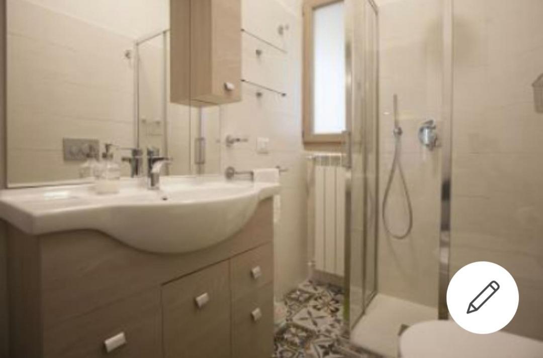 Apartamento Lg House With Balcony Near Ponte Vecchio Florencia Exterior foto
