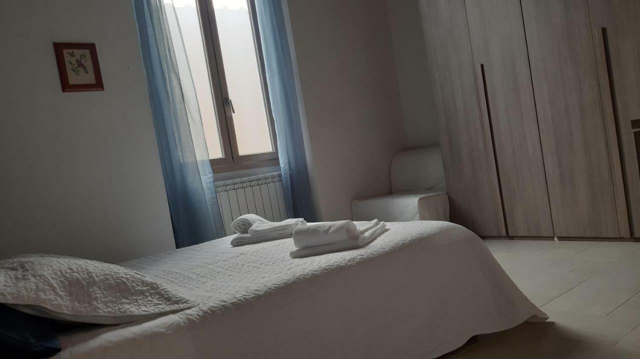 Apartamento Lg House With Balcony Near Ponte Vecchio Florencia Exterior foto