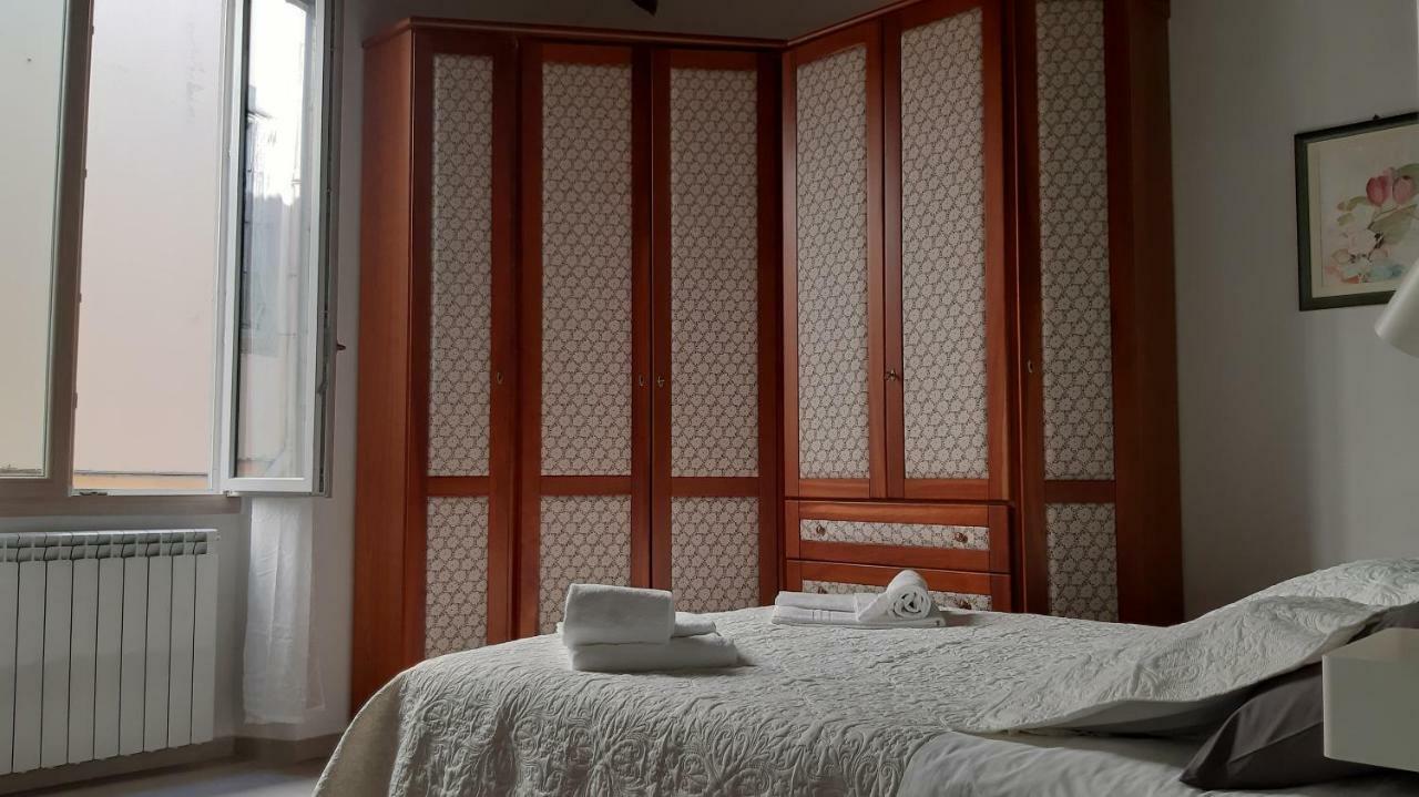 Apartamento Lg House With Balcony Near Ponte Vecchio Florencia Exterior foto